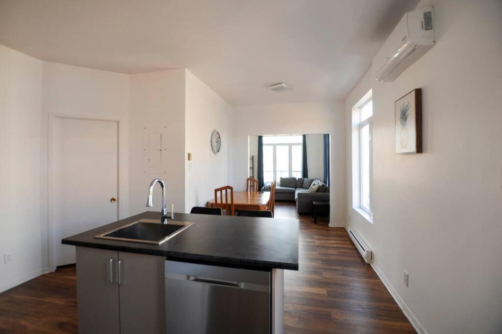 The 1810 - Spacious With Balcony - North Of Quebec Quebeque Exterior foto