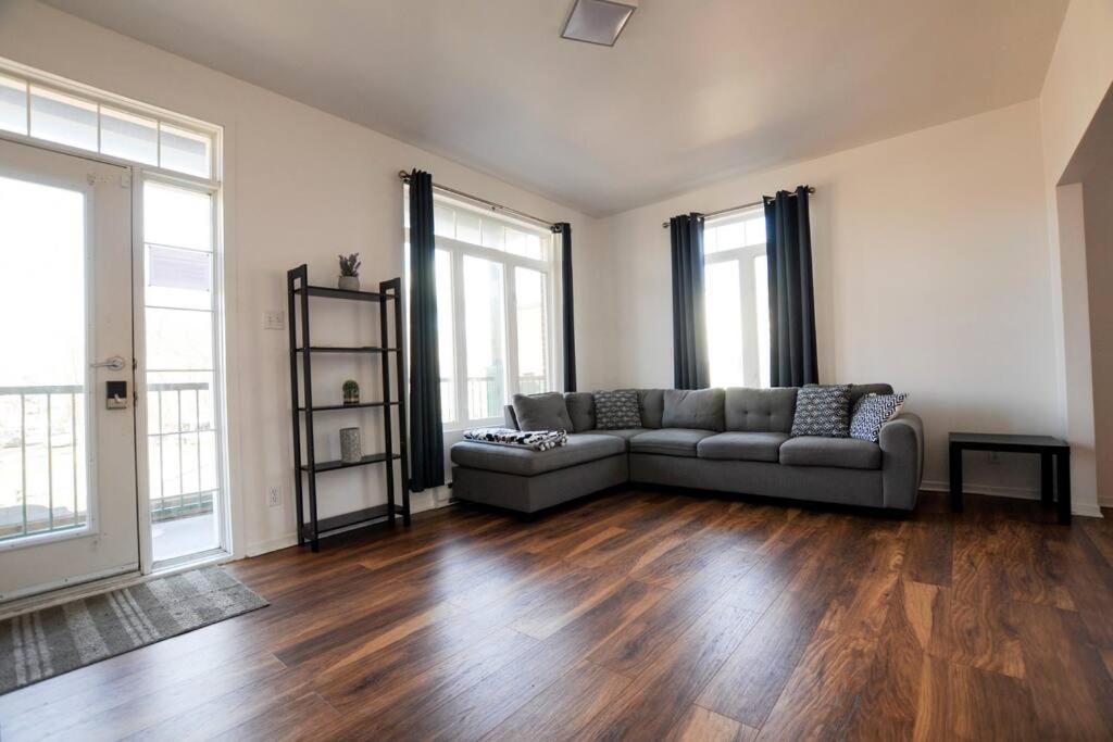 The 1810 - Spacious With Balcony - North Of Quebec Quebeque Exterior foto